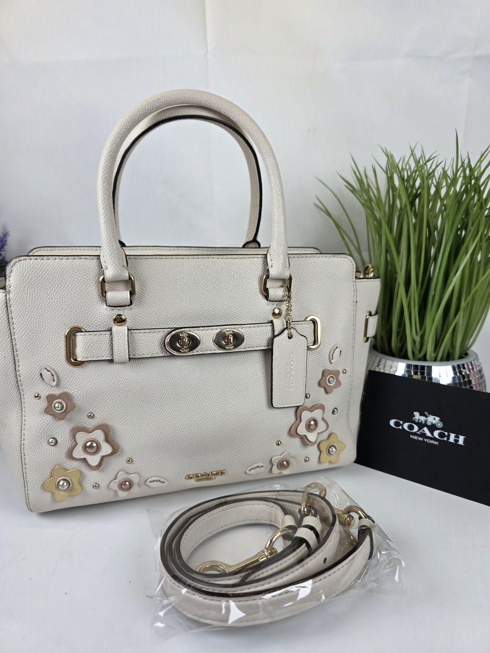 Coach Blake Carryall 25 Floral Accent Satchel Cream Hand Crossbody Shoulder bag